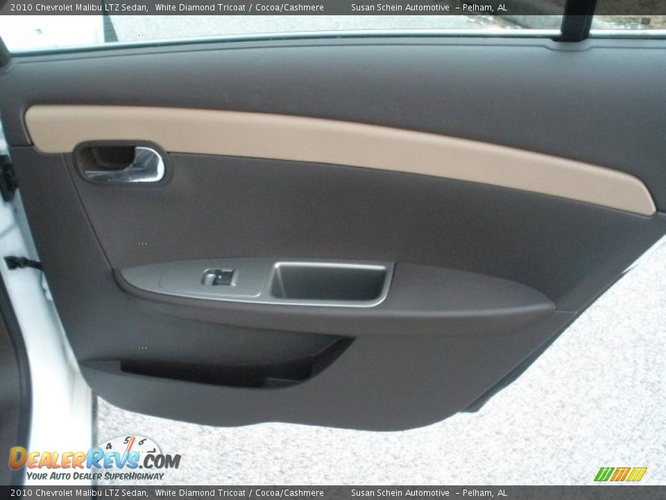 Door Panel of 2010 Chevrolet Malibu LTZ Sedan Photo #21