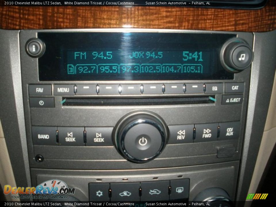 Controls of 2010 Chevrolet Malibu LTZ Sedan Photo #24