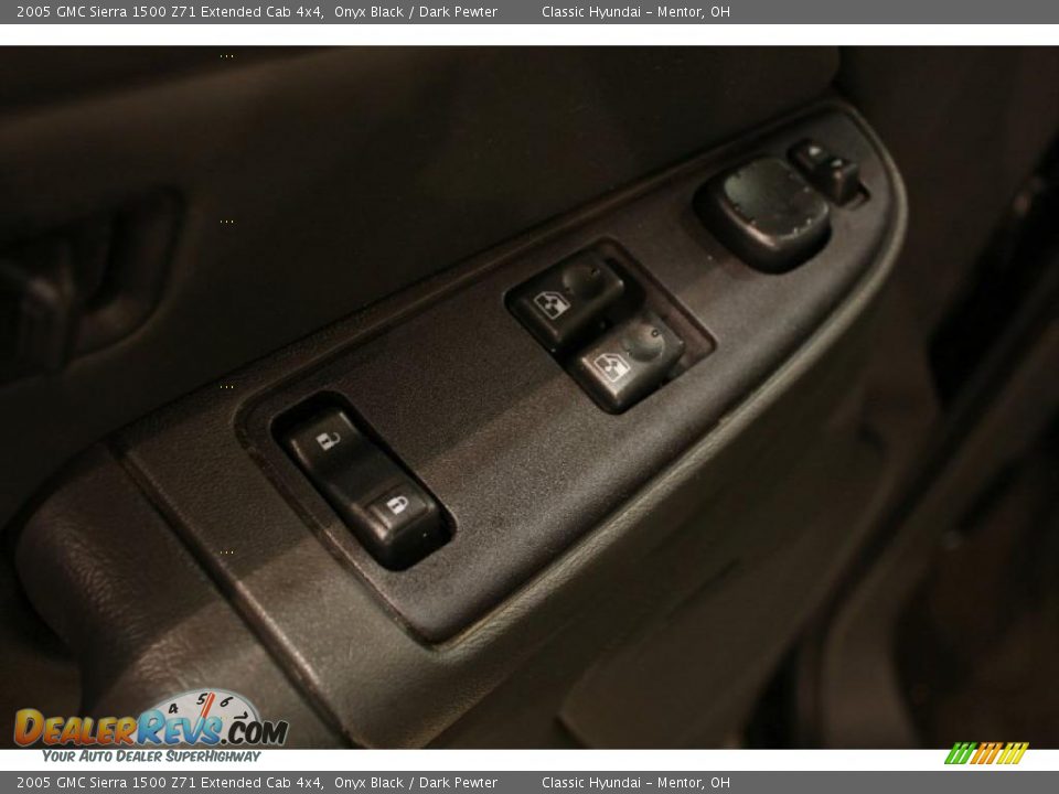 2005 GMC Sierra 1500 Z71 Extended Cab 4x4 Onyx Black / Dark Pewter Photo #9