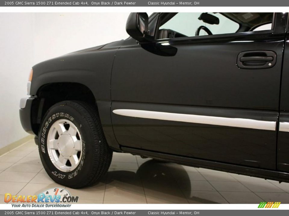 2005 GMC Sierra 1500 Z71 Extended Cab 4x4 Onyx Black / Dark Pewter Photo #28