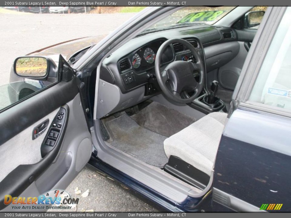 Gray Interior - 2001 Subaru Legacy L Sedan Photo #10