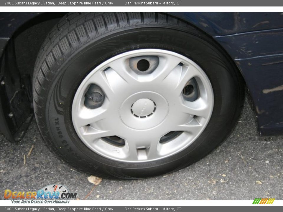 2001 Subaru Legacy L Sedan Deep Sapphire Blue Pearl / Gray Photo #18