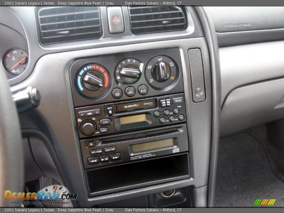 Controls of 2001 Subaru Legacy L Sedan Photo #22