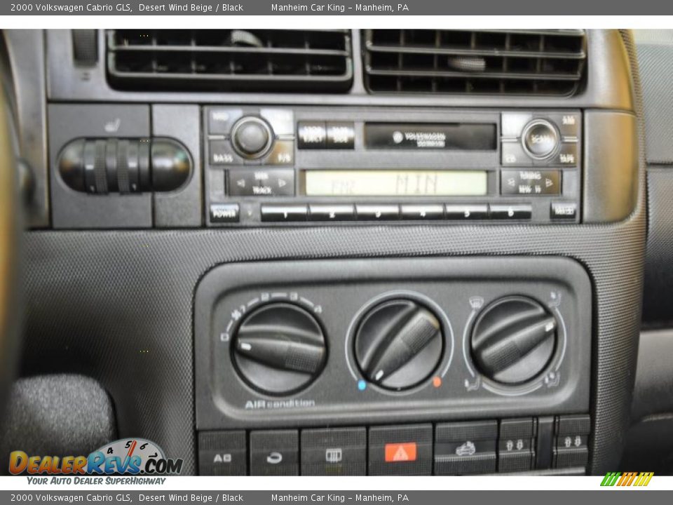 2000 Volkswagen Cabrio GLS Desert Wind Beige / Black Photo #10