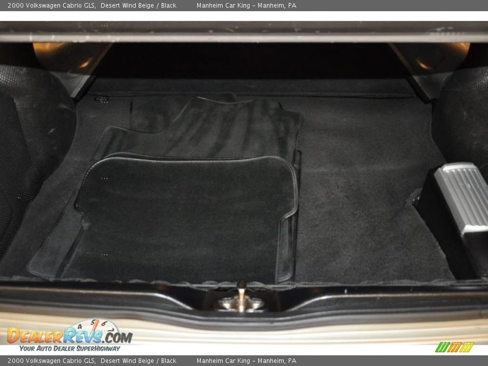2000 Volkswagen Cabrio GLS Trunk Photo #15