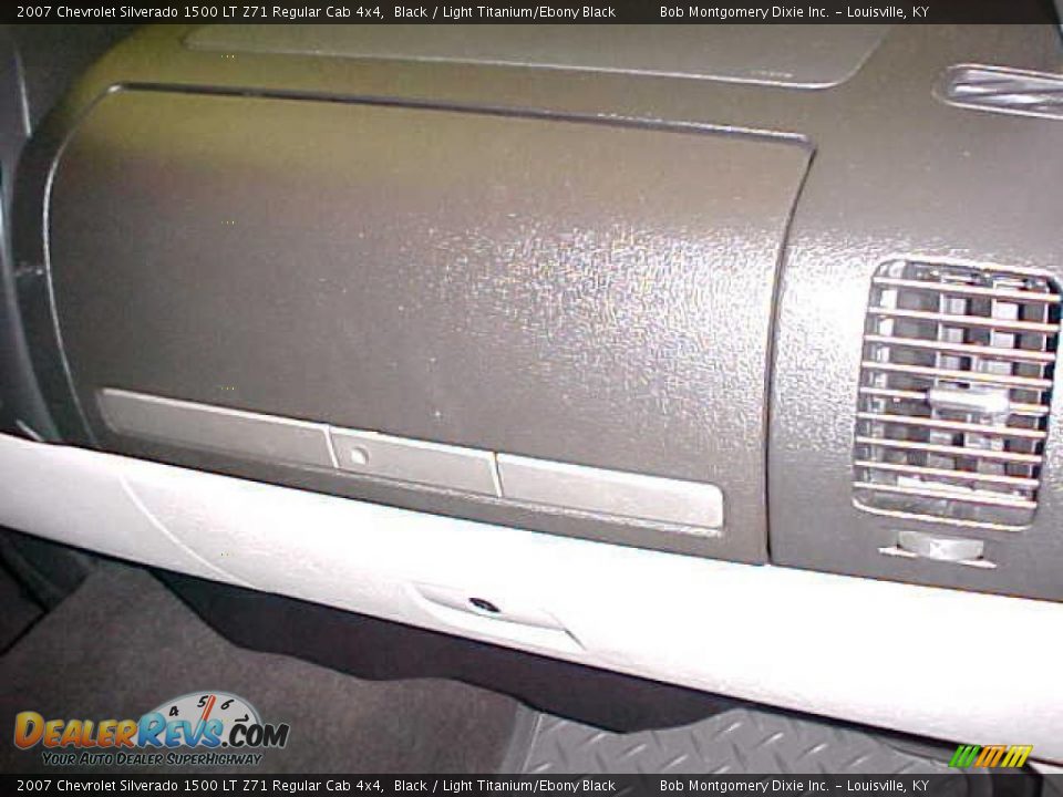 2007 Chevrolet Silverado 1500 LT Z71 Regular Cab 4x4 Black / Light Titanium/Ebony Black Photo #12
