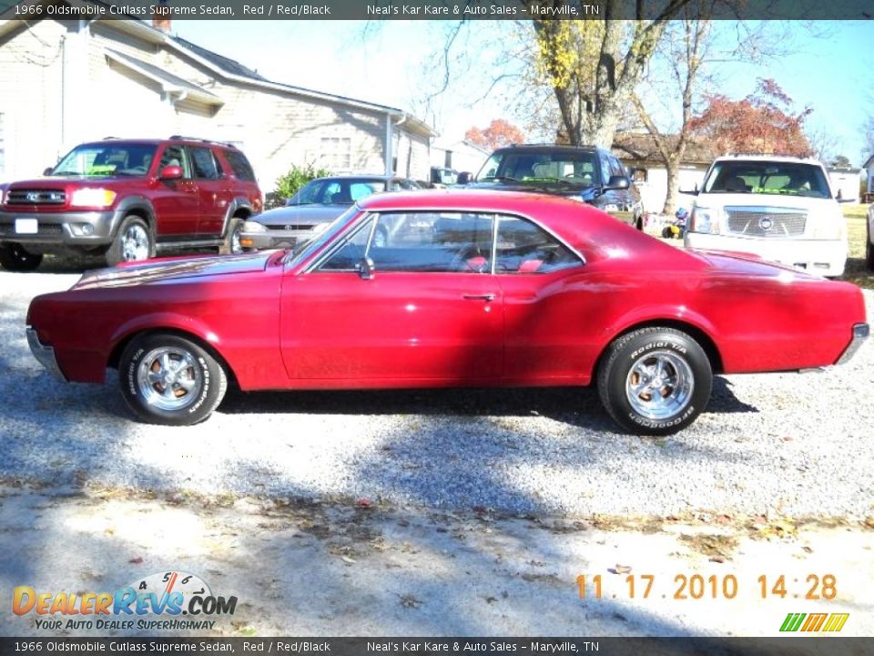 1966 Oldsmobile Cutlass Supreme Sedan Red / Red/Black Photo #3