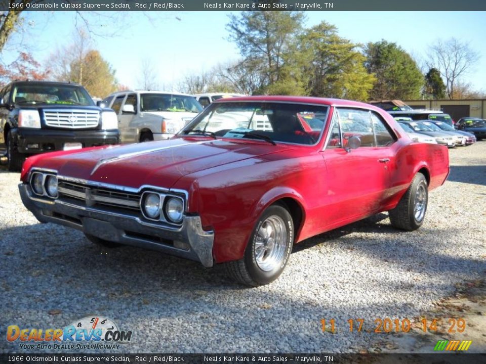 1966 Oldsmobile Cutlass Supreme Sedan Red / Red/Black Photo #7