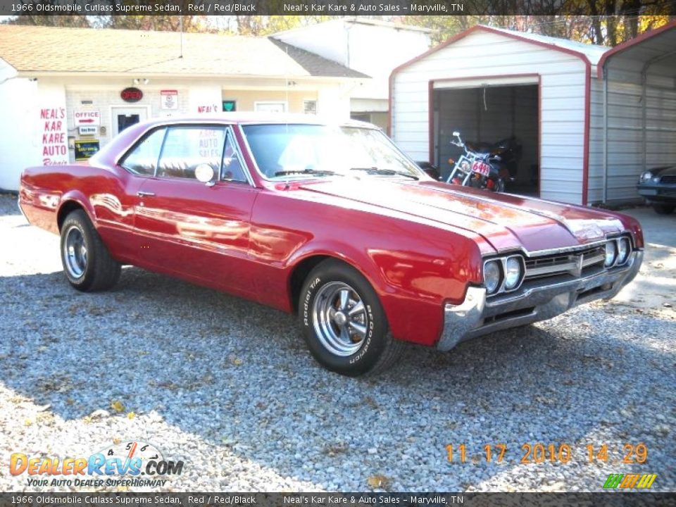 1966 Oldsmobile Cutlass Supreme Sedan Red / Red/Black Photo #9