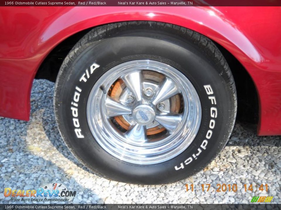 1966 Oldsmobile Cutlass Supreme Sedan Red / Red/Black Photo #13