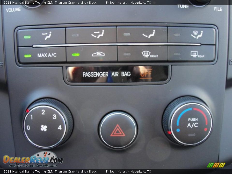 Controls of 2011 Hyundai Elantra Touring GLS Photo #30
