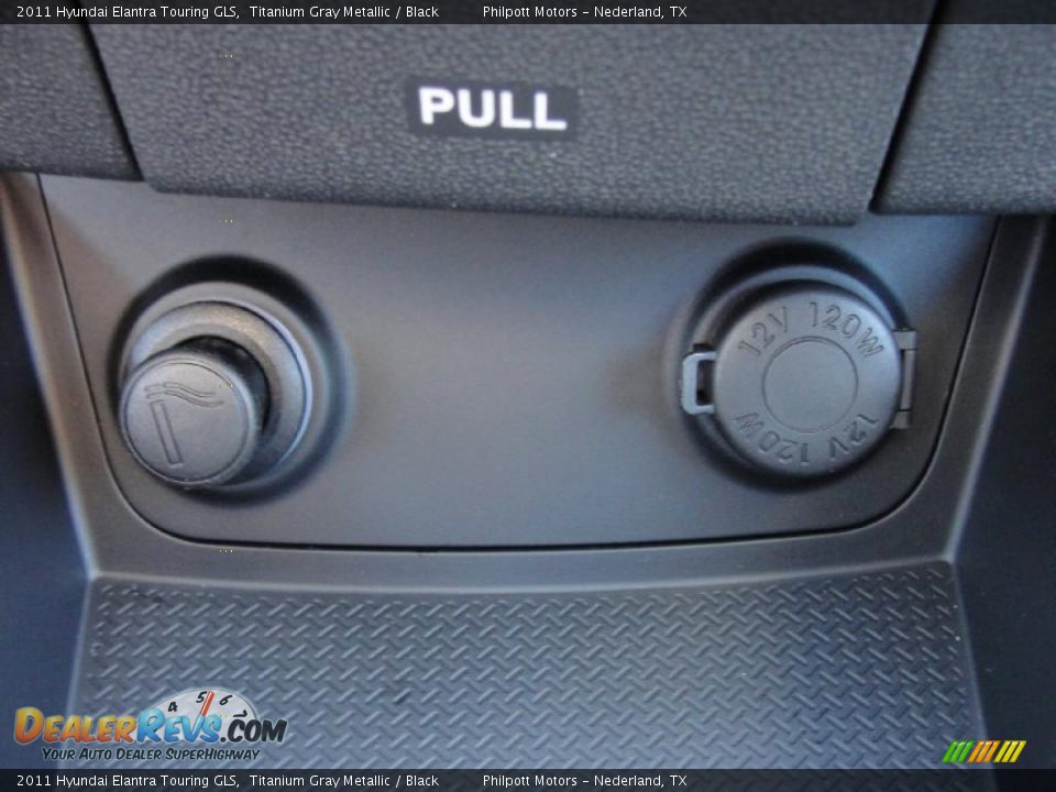 Controls of 2011 Hyundai Elantra Touring GLS Photo #31