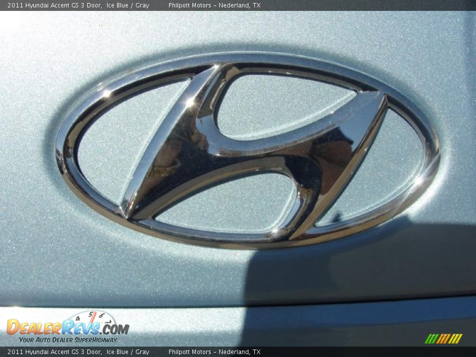 2011 Hyundai Accent GS 3 Door Logo Photo #15