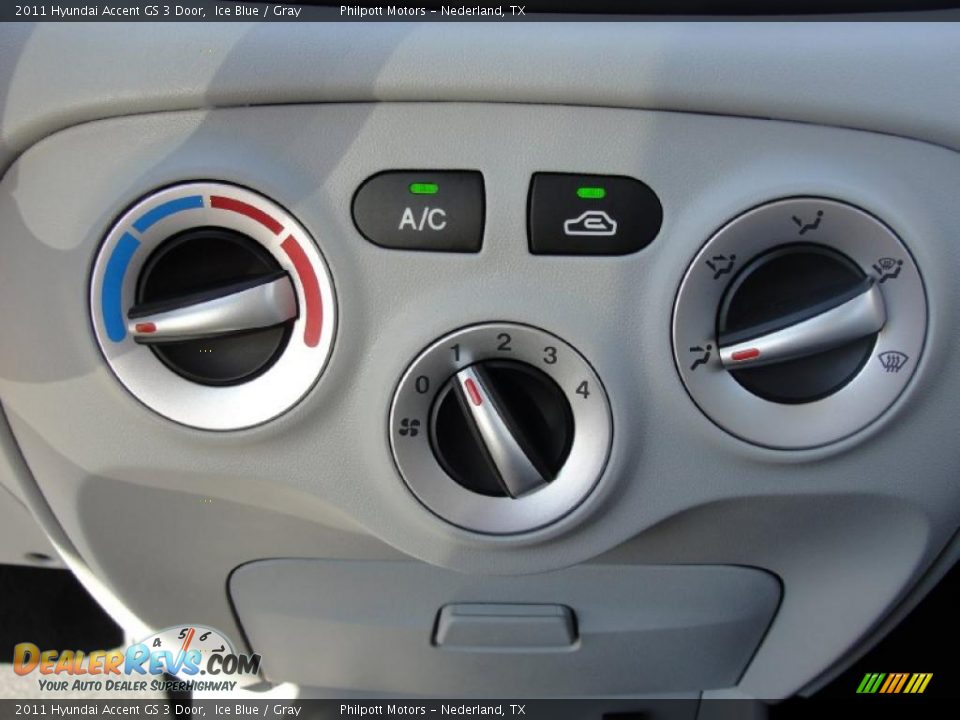 2011 Hyundai Accent GS 3 Door Ice Blue / Gray Photo #26