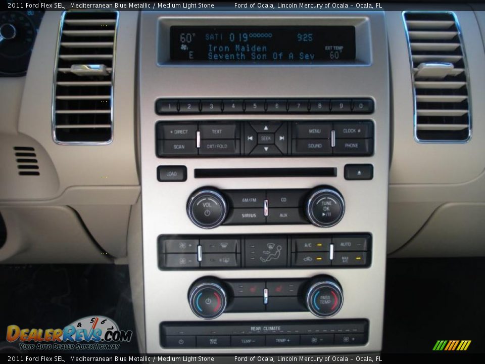 Controls of 2011 Ford Flex SEL Photo #12