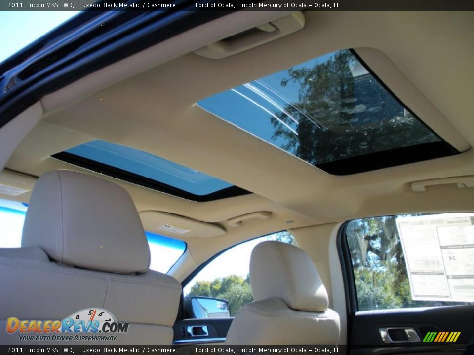 Sunroof of 2011 Lincoln MKS FWD Photo #10