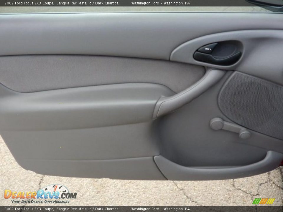 Door Panel of 2002 Ford Focus ZX3 Coupe Photo #8