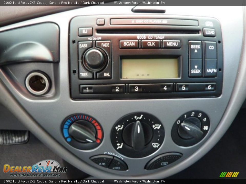 Controls of 2002 Ford Focus ZX3 Coupe Photo #17