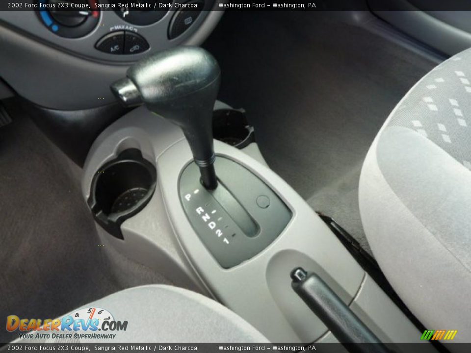 2002 Ford Focus ZX3 Coupe Shifter Photo #18