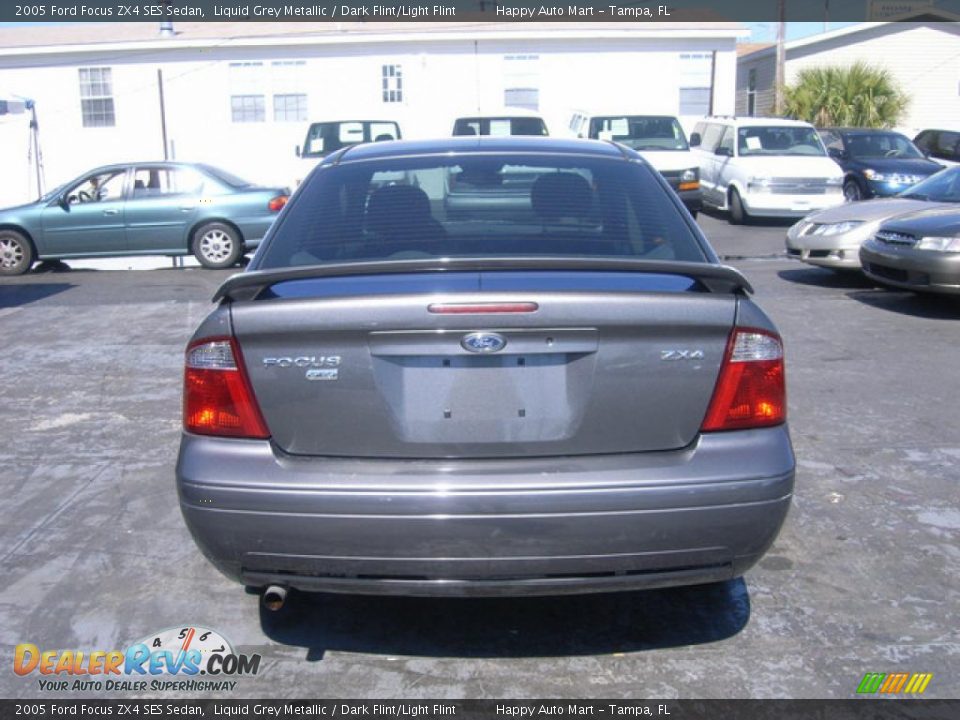2005 Ford Focus ZX4 SES Sedan Liquid Grey Metallic / Dark Flint/Light Flint Photo #7