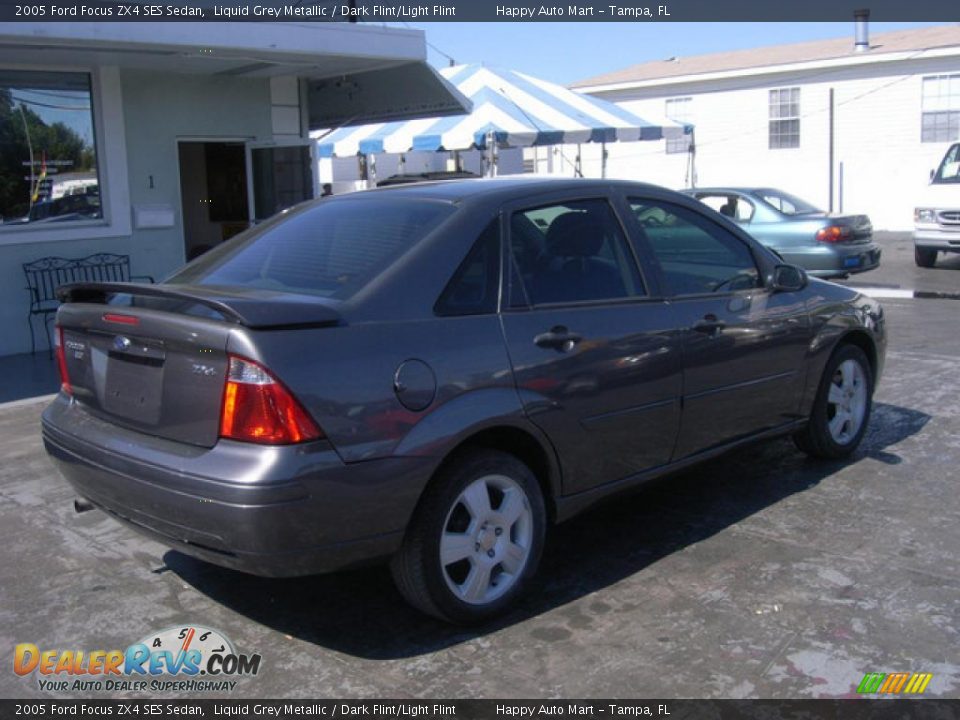 2005 Ford Focus ZX4 SES Sedan Liquid Grey Metallic / Dark Flint/Light Flint Photo #8