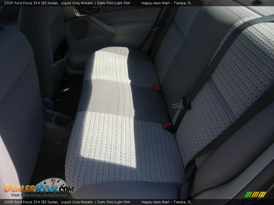 2005 Ford Focus ZX4 SES Sedan Liquid Grey Metallic / Dark Flint/Light Flint Photo #12