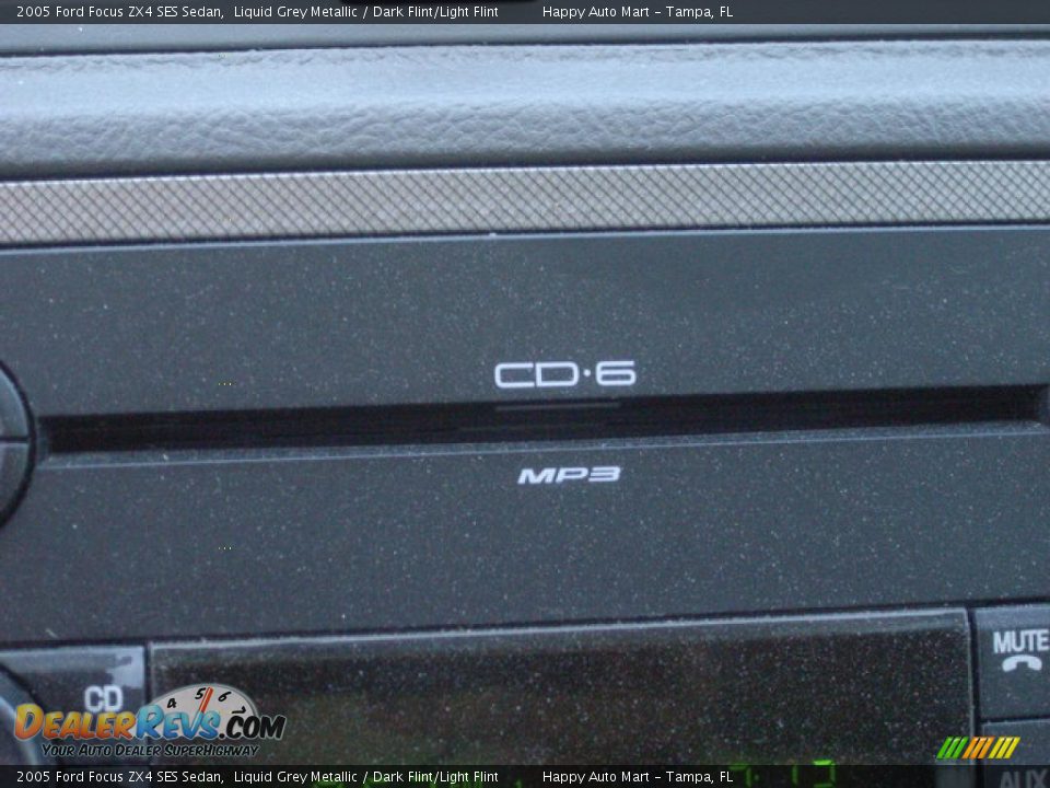 2005 Ford Focus ZX4 SES Sedan Liquid Grey Metallic / Dark Flint/Light Flint Photo #19