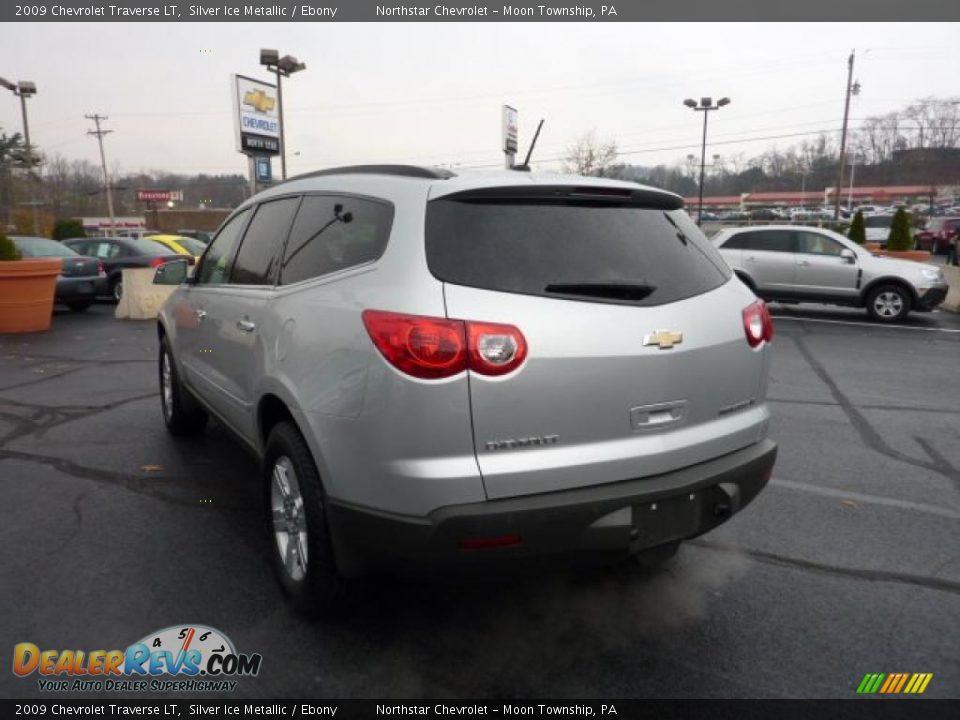 2009 Chevrolet Traverse LT Silver Ice Metallic / Ebony Photo #5