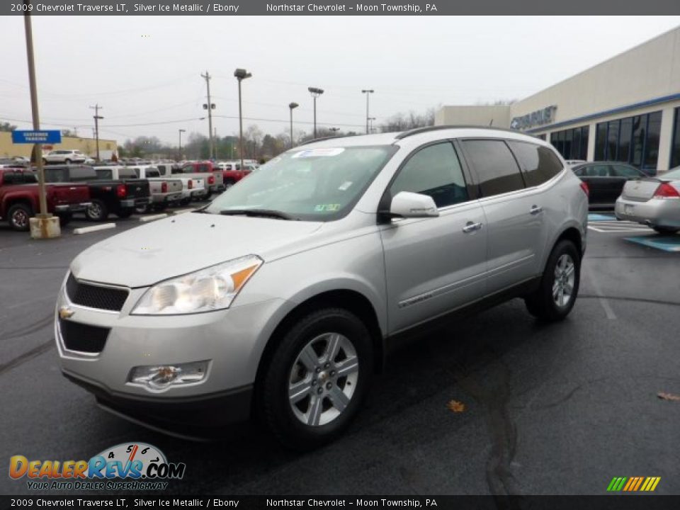 2009 Chevrolet Traverse LT Silver Ice Metallic / Ebony Photo #10