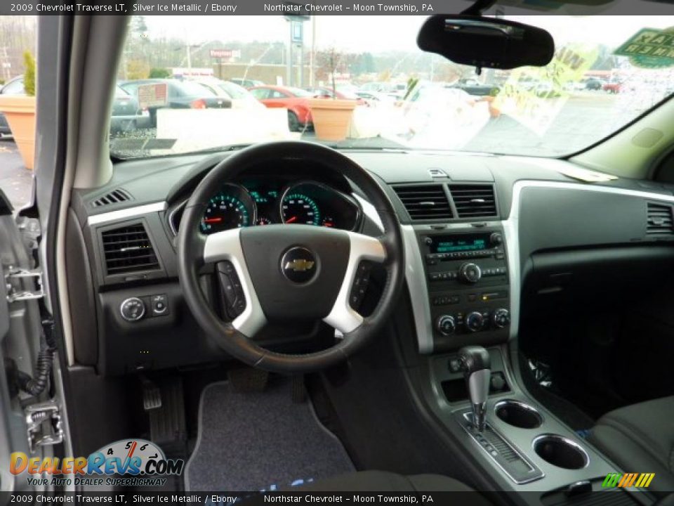 2009 Chevrolet Traverse LT Silver Ice Metallic / Ebony Photo #13