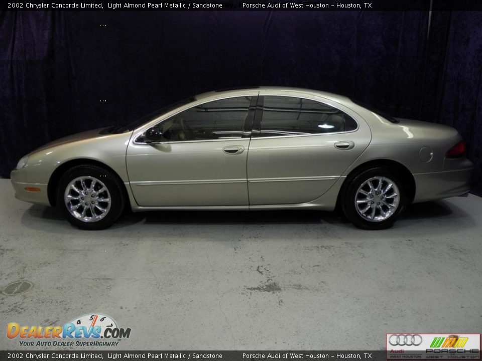 2002 Chrysler Concorde Limited Light Almond Pearl Metallic / Sandstone Photo #5