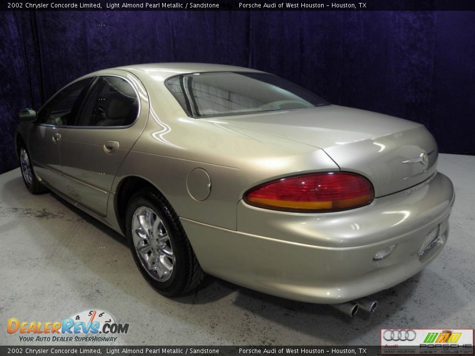 Light Almond Pearl Metallic 2002 Chrysler Concorde Limited Photo #6