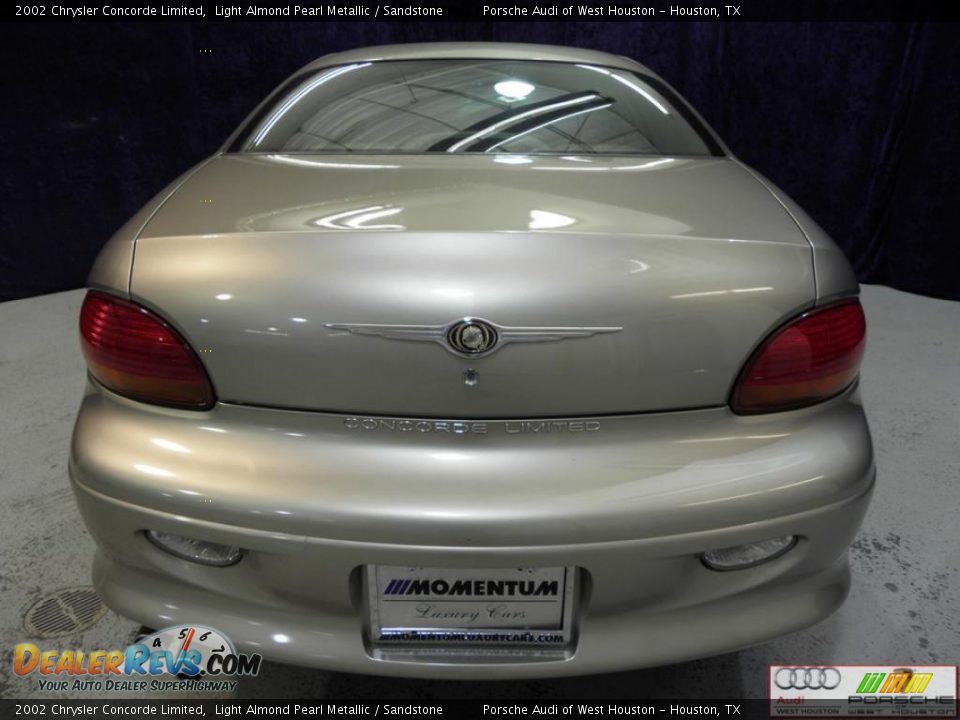 2002 Chrysler Concorde Limited Light Almond Pearl Metallic / Sandstone Photo #7