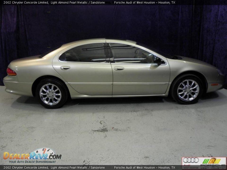 2002 Chrysler Concorde Limited Light Almond Pearl Metallic / Sandstone Photo #9