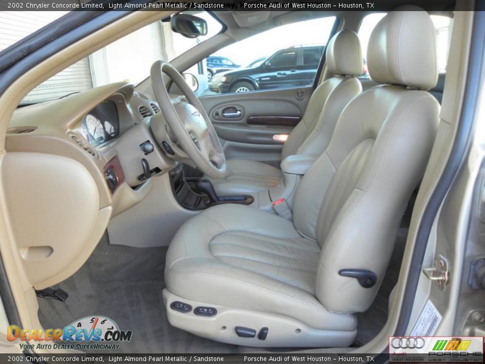 2002 Chrysler Concorde Limited Light Almond Pearl Metallic / Sandstone Photo #10