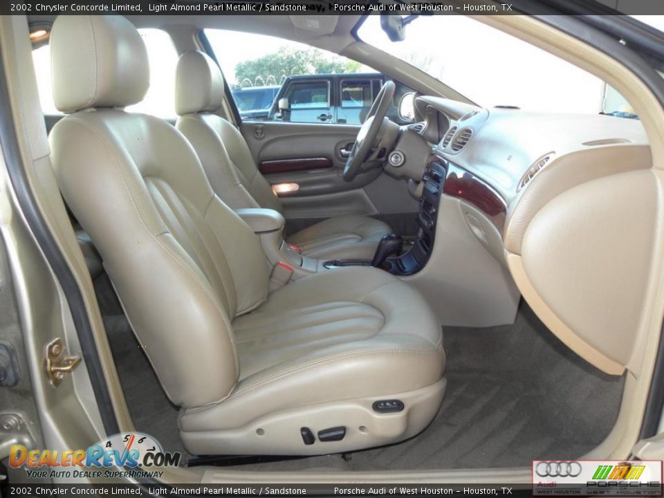 2002 Chrysler Concorde Limited Light Almond Pearl Metallic / Sandstone Photo #19