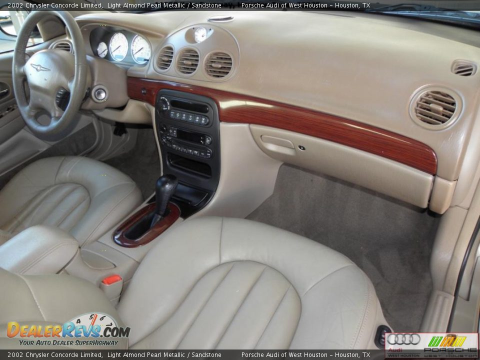 2002 Chrysler Concorde Limited Light Almond Pearl Metallic / Sandstone Photo #20