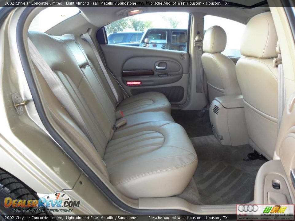 2002 Chrysler Concorde Limited Light Almond Pearl Metallic / Sandstone Photo #21