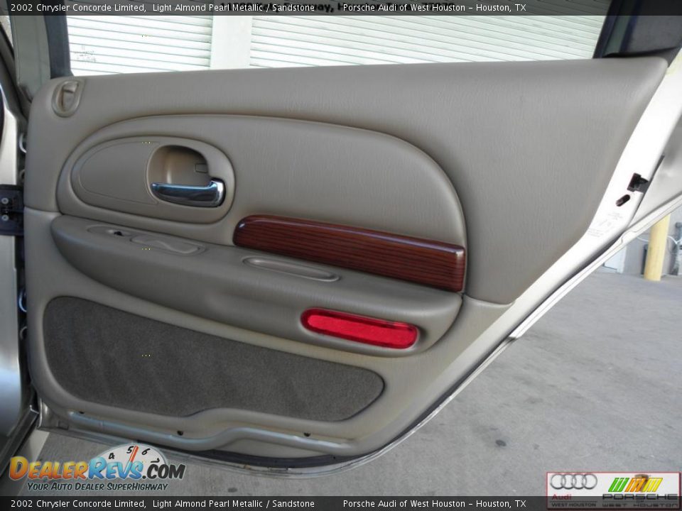 2002 Chrysler Concorde Limited Light Almond Pearl Metallic / Sandstone Photo #24