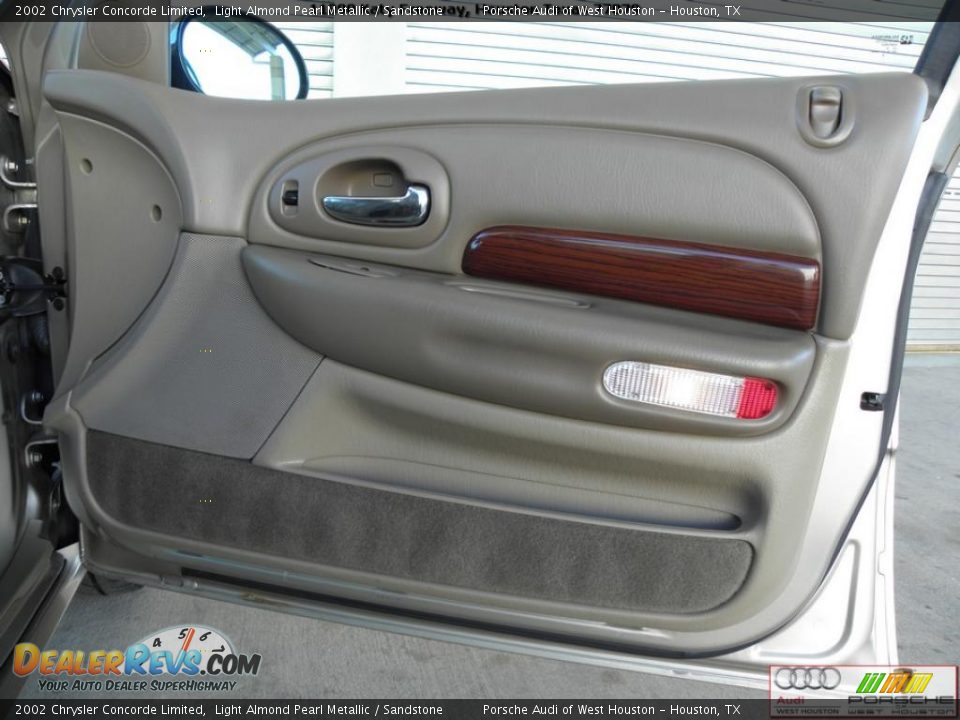 2002 Chrysler Concorde Limited Light Almond Pearl Metallic / Sandstone Photo #25