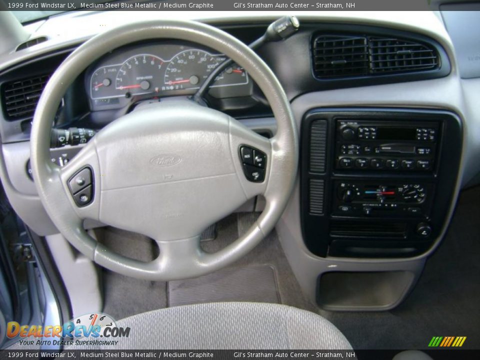 Dashboard of 1999 Ford Windstar LX Photo #13