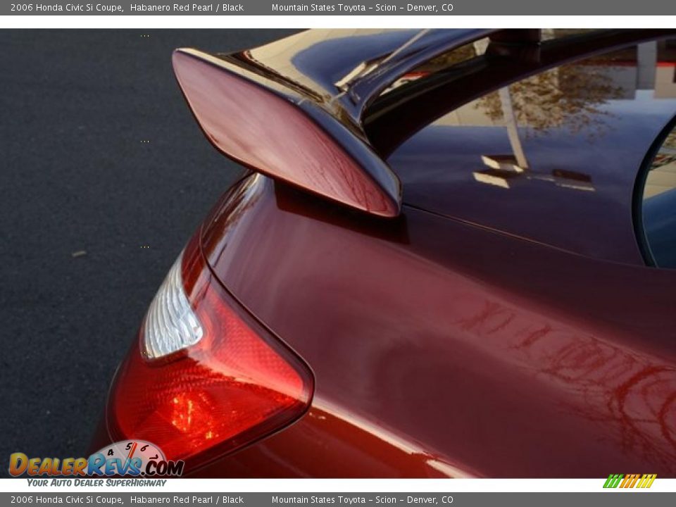 2006 Honda Civic Si Coupe Habanero Red Pearl / Black Photo #17