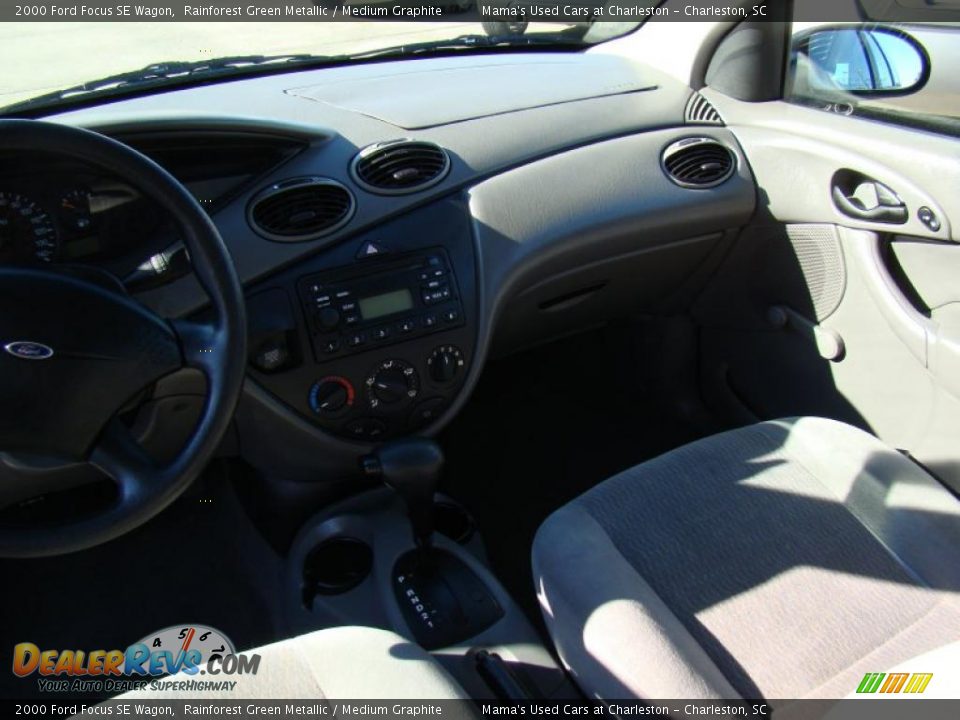 2000 Ford Focus SE Wagon Rainforest Green Metallic / Medium Graphite Photo #20