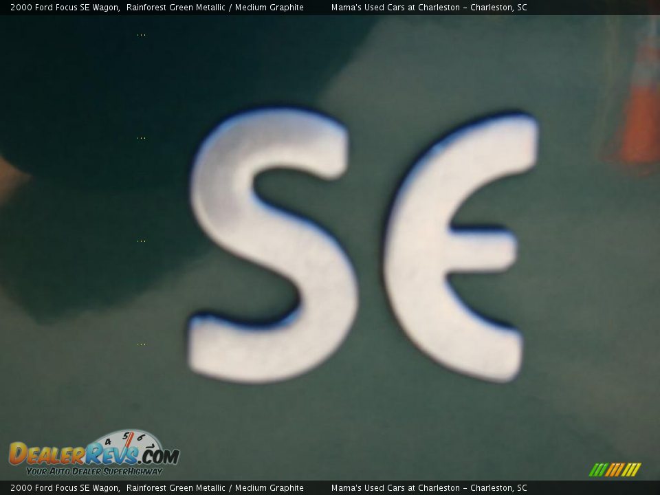 2000 Ford Focus SE Wagon Rainforest Green Metallic / Medium Graphite Photo #34