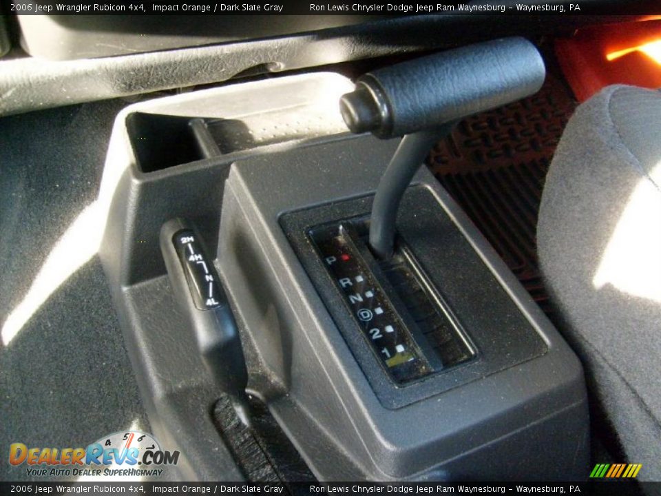 2006 Jeep Wrangler Rubicon 4x4 Shifter Photo #22