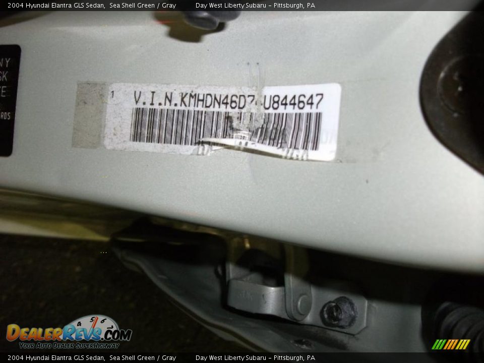 2004 Hyundai Elantra GLS Sedan Sea Shell Green / Gray Photo #11