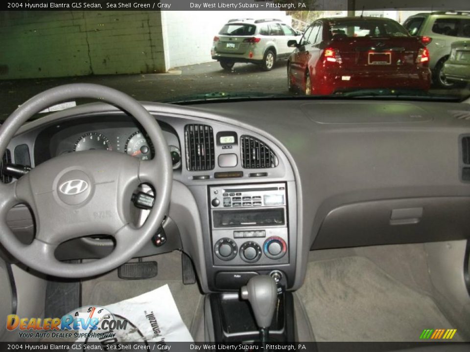2004 Hyundai Elantra GLS Sedan Sea Shell Green / Gray Photo #14