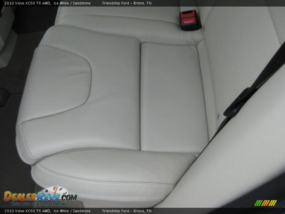 2010 Volvo XC60 T6 AWD Ice White / Sandstone Photo #16