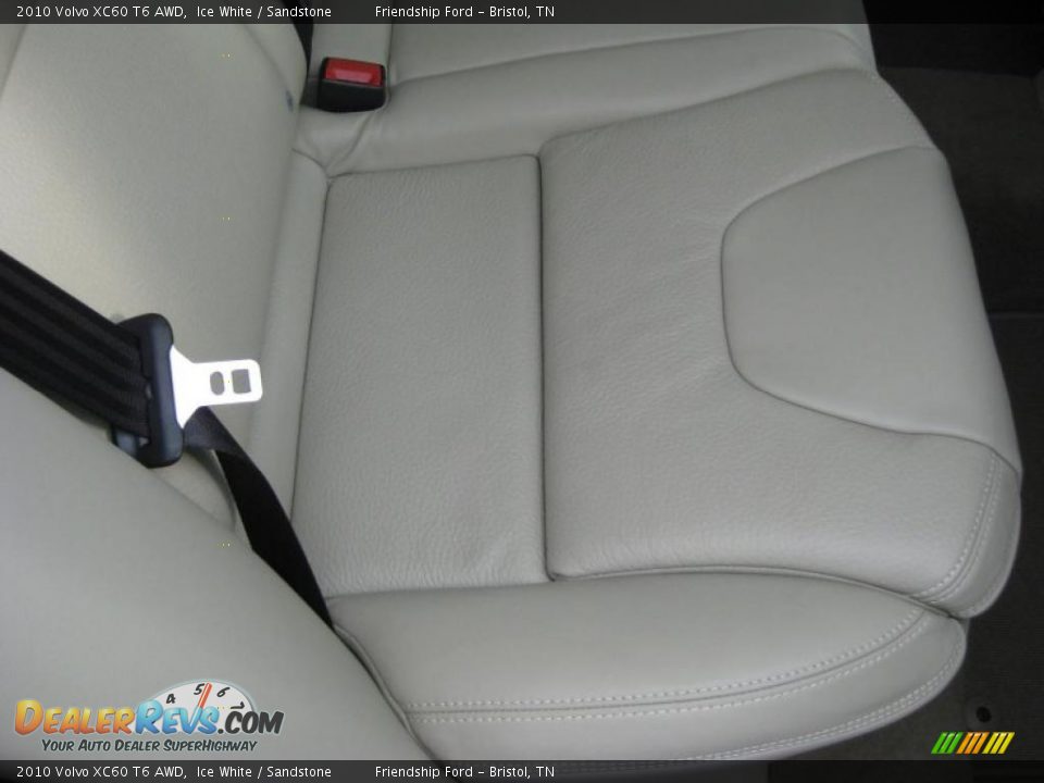 2010 Volvo XC60 T6 AWD Ice White / Sandstone Photo #22