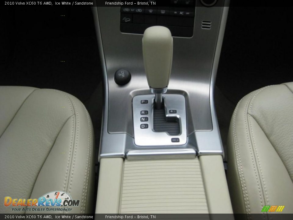 2010 Volvo XC60 T6 AWD Ice White / Sandstone Photo #26